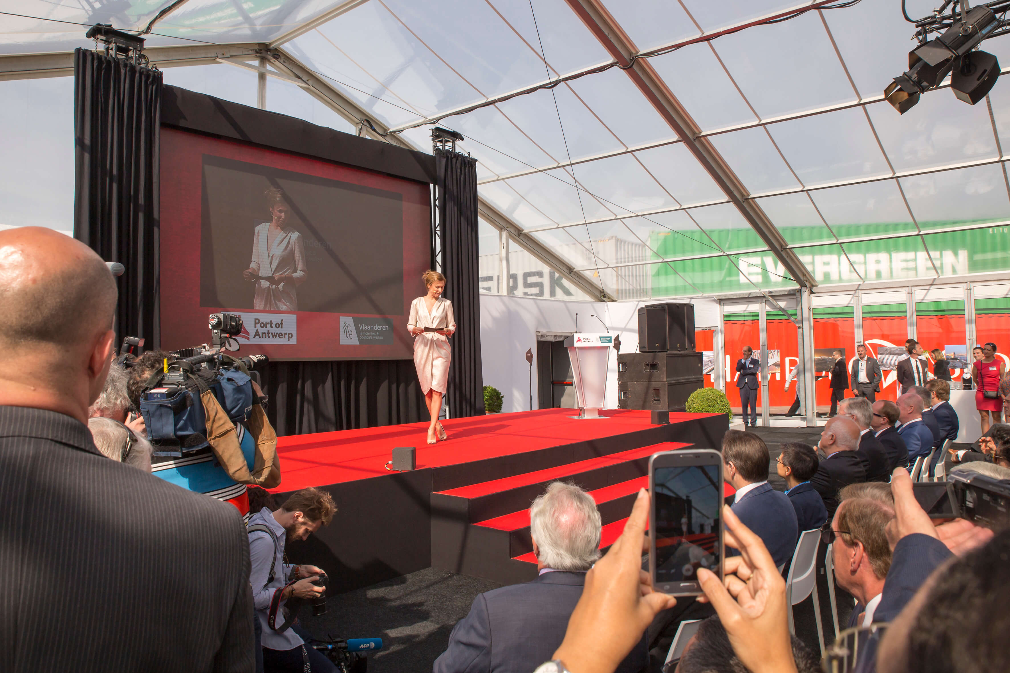 Kieldrechtsluis, presentatrice